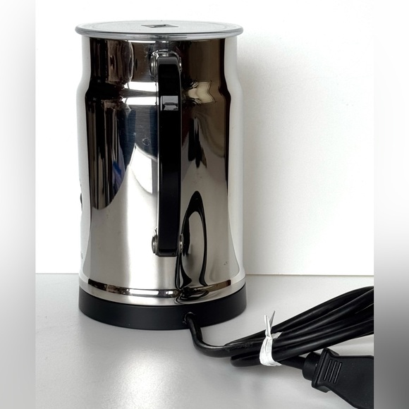 Nespresso Authentic Aeroccino Milk Frother Model 3192 Complete Works Great - Picture 2 of 14